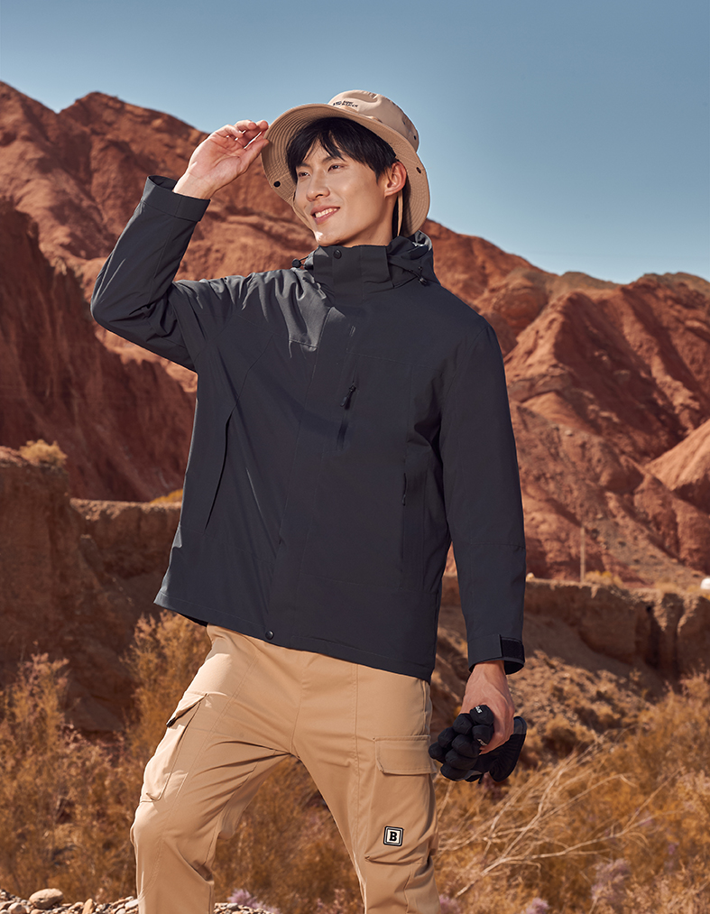 【震惊！这件三合一冲锋衣，竟让年轻人集体“上头”！】