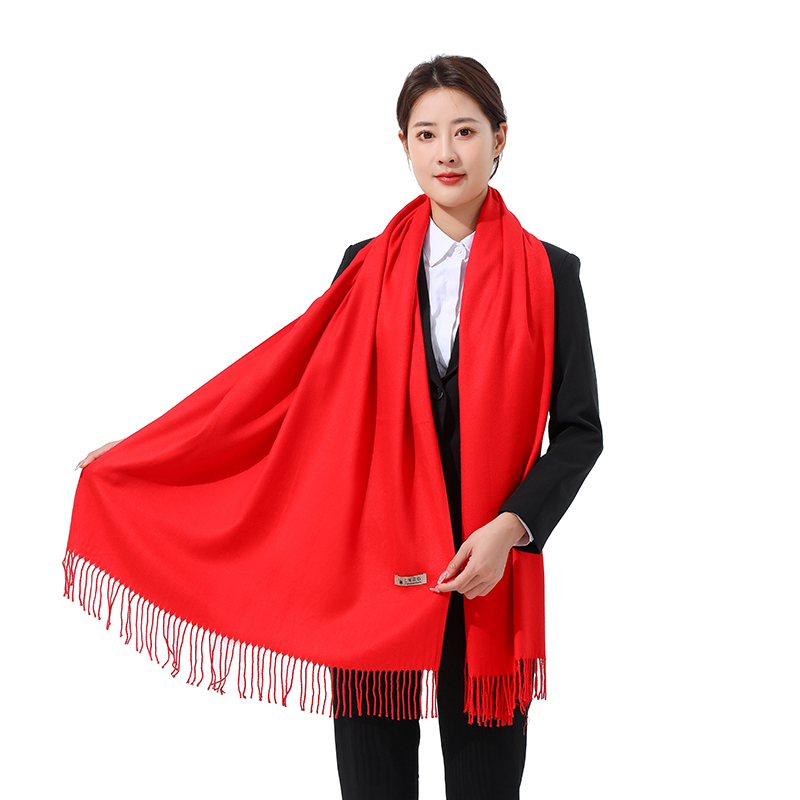 千万不能忽视！时尚围巾上的logo印字竟然有这些秘密！