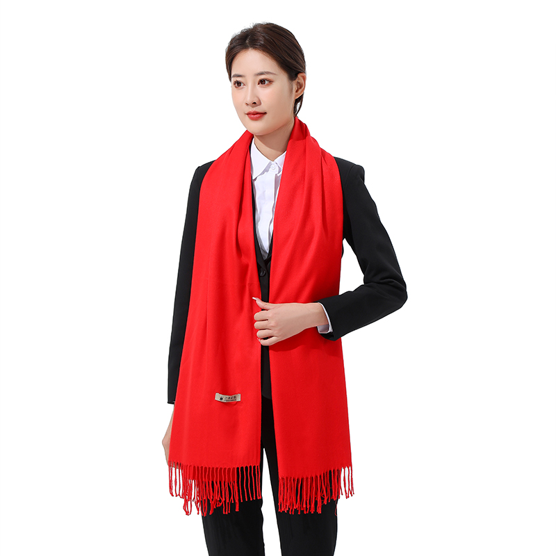 震惊！千万企业围巾长须绣字，背后竟藏惊人反差